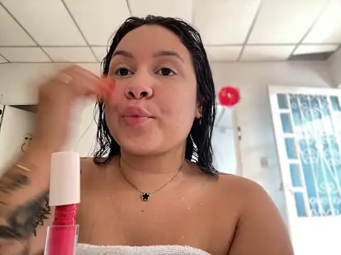 Pretty Isadora online show from March 2025 09:03:01 PM