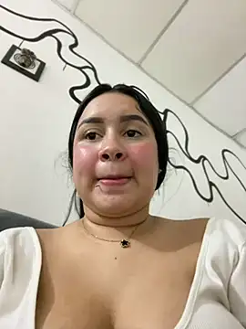 Pretty Isadora online show from March 2025 11:17:01 PM