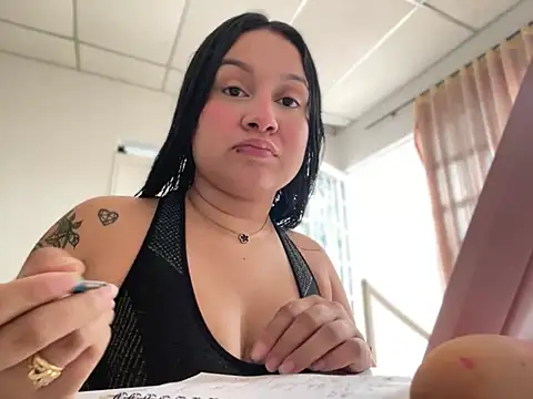 Pretty Isadora online show from March 2025 07:38:02 PM