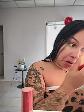 Pretty Isadora online show from March 2025 08:50:02 PM