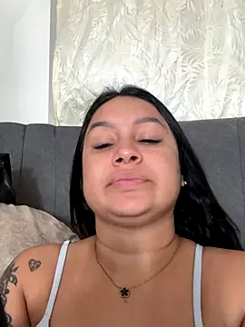 Pretty Isadora online show from November 2025 09:03:02 PM