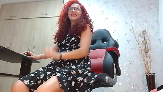 Snapshot of Samantabrown_ chatting on February 2025 05:56:02 PM Samantabrown online show from February 2025 05:56:02 PM