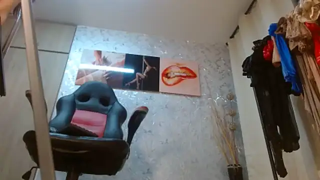 Samantabrown  online show from February 2026 11:16:01 AM