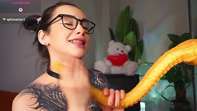 EvaCanton online show from February 2026 02:21:02 AM