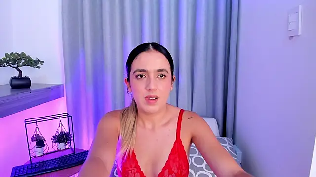 Snapshot of Lucyortiz_ chatting on January 2025 08:18:02 PM Lucyortiz online show from January 2025 08:18:02 PM