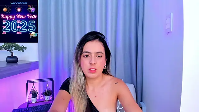 Snapshot of Lucyortiz_ chatting on January 2025 11:17:02 AM Lucyortiz online show from January 2025 11:17:02 AM
