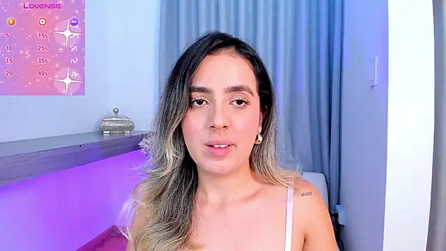 Snapshot of Lucyortiz_ chatting on February 2025 09:50:01 PM Lucyortiz online show from February 2025 09:50:01 PM