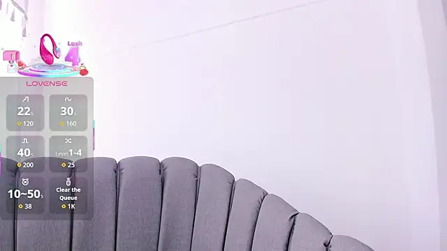 Alexandra Torress online show from November 2025 03:23:01 PM