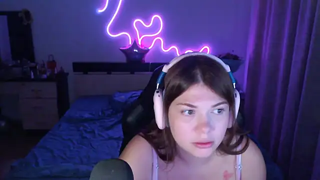 helengilmor online show from September 2025 03:46:02 PM