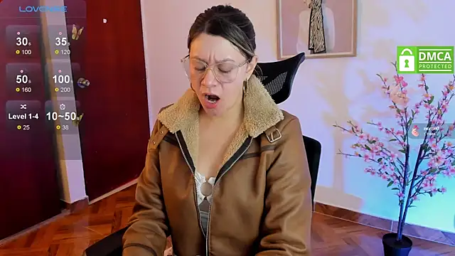 Chanelll Taylorr  online show from January 2025 12:53:01 PM