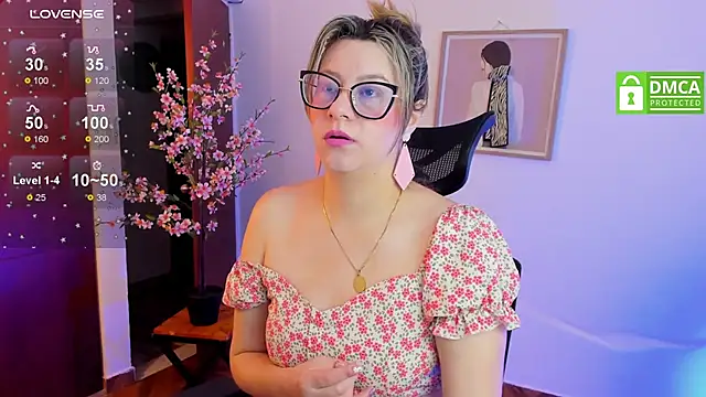 Chanelll Taylorr  online show from March 2025 12:02:02 PM