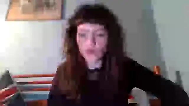 Snapshot of OniricFemme chatting on February 2025 03:45:02 AM OniricFemme online show from February 2025 03:45:02 AM