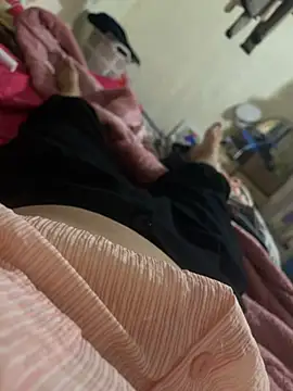 Snapshot of Milk_Mom99 chatting on December 2024 08:37:02 AM Milk Mom99 online show from December 2024 08:37:02 AM