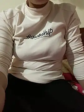 Snapshot of Milk_Mom99 chatting on December 2024 05:51:01 AM Milk Mom99 online show from December 2024 05:51:01 AM