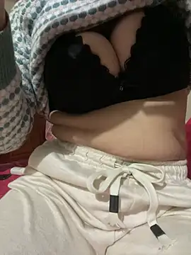 Snapshot of Milk_Mom99 chatting on December 2024 02:19:02 AM Milk Mom99 online show from December 2024 02:19:02 AM