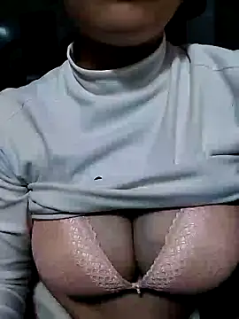 Snapshot of Milk_Mom99 chatting on December 2024 03:11:02 AM Milk Mom99 online show from December 2024 03:11:02 AM