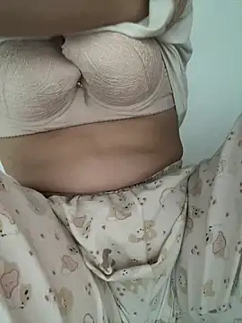 Milk Mom99 online show from February 2026 07:09:02 AM