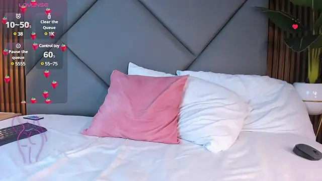 yadira furlan  online show from December 2024 02:55:01 PM