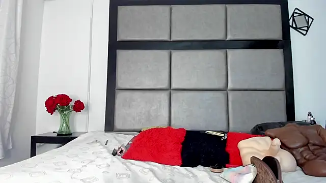 AmbarthSmiith2 online show from December 2025 02:01:02 PM