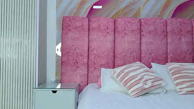 kendal rossi online show from February 2026 11:53:01 AM