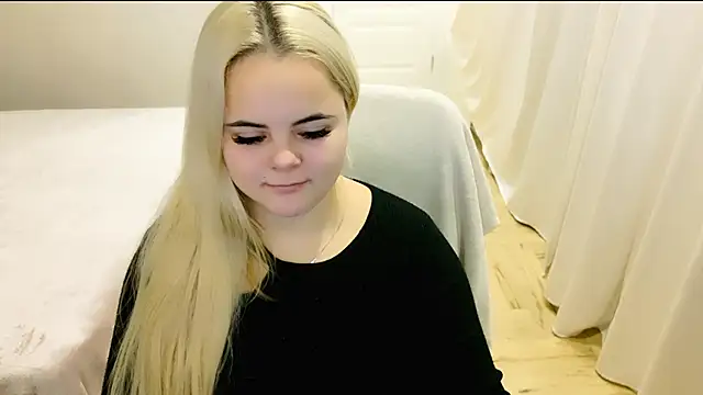 lovely-eyes online show from December 2024 09:39:02 PM