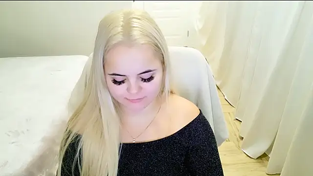 lovely-eyes online show from December 2024 08:55:01 PM