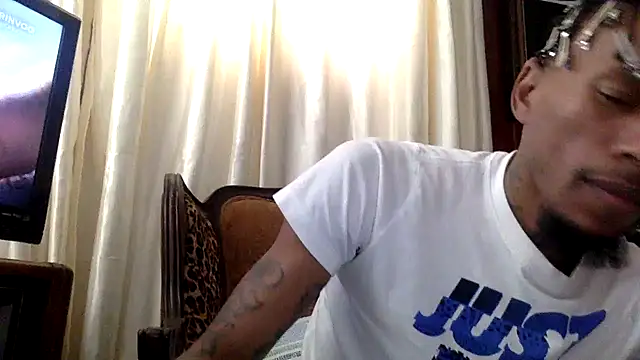 Snapshot of KingDerRico chatting on October 2025 03:29:02 PM KingDerRico online show from October 2025 03:29:02 PM