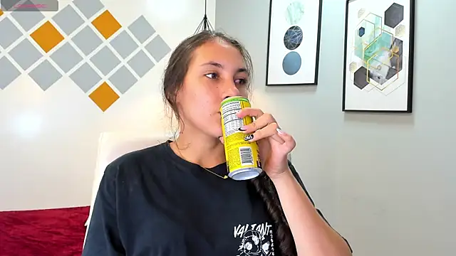 xlunna online show from December 2025 08:50:02 PM