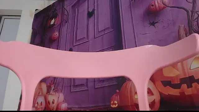 Kitty Mifl online show from November 2025 03:25:01 PM