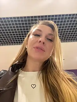 Sweet   Emily online show from December 2025 12:25:01 PM