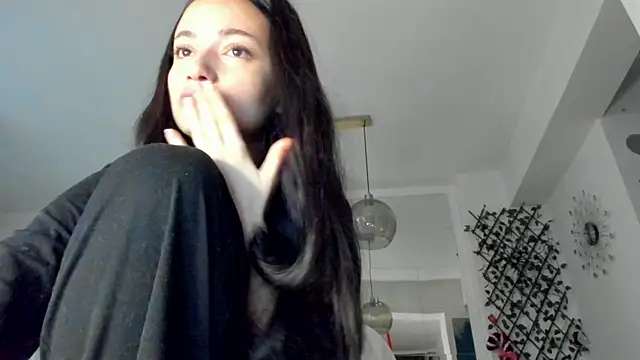 Snapshot of IreneVON chatting on December 2024 04:00:01 AM IreneVON online show from December 2024 04:00:01 AM