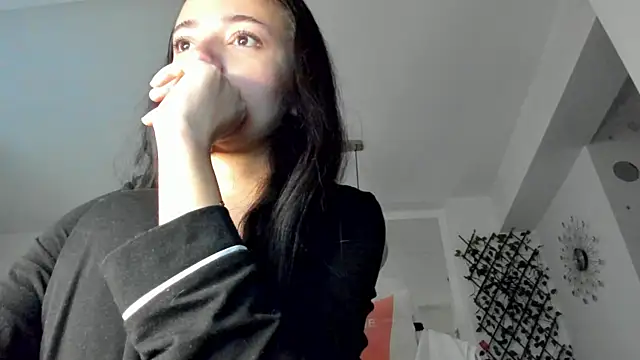Snapshot of IreneVON chatting on December 2024 04:23:02 AM IreneVON online show from December 2024 04:23:02 AM