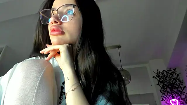Snapshot of IreneVON chatting on February 2025 05:30:02 AM IreneVON online show from February 2025 05:30:02 AM