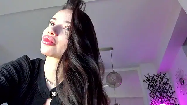 Snapshot of IreneVON chatting on February 2025 06:00:01 AM IreneVON online show from February 2025 06:00:01 AM