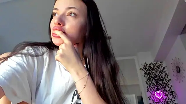 Snapshot of IreneVON chatting on February 2025 06:06:01 AM IreneVON online show from February 2025 06:06:01 AM