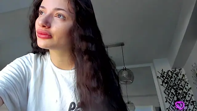 Snapshot of IreneVON chatting on March 2025 06:04:02 AM IreneVON online show from March 2025 06:04:02 AM
