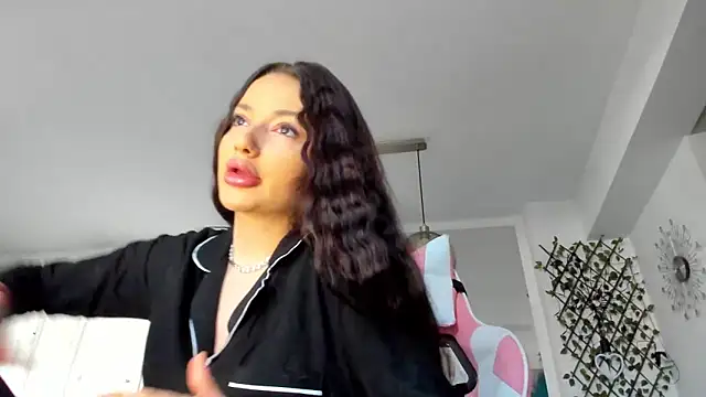Snapshot of IreneVON chatting on March 2025 05:30:01 AM IreneVON online show from March 2025 05:30:01 AM