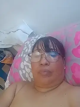 Snapshot of MilfPleasure chatting on May 2026 07:32:02 PM MilfPleasure online show from May 2026 07:32:02 PM