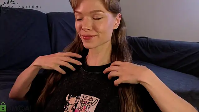 Eva Natsumi online show from October 2025 04:40:02 PM