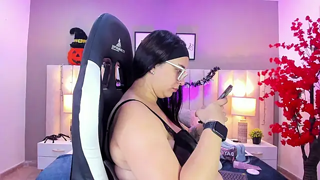 Snapshot of sara_parker069 chatting on October 2025 02:07:02 PM sara parker069 online show from October 2025 02:07:02 PM