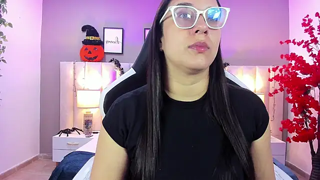 Snapshot of sara_parker069 chatting on November 2025 01:54:02 PM sara parker069 online show from November 2025 01:54:02 PM