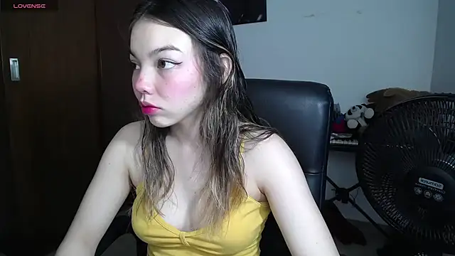 Snapshot of venelope1 chatting on February 2025 01:02:02 AM venelope1 online show from February 2025 01:02:02 AM