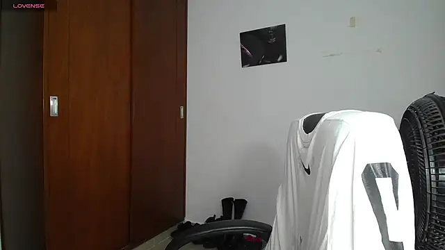 Snapshot of venelope1 chatting on March 2025 01:30:02 AM venelope1 online show from March 2025 01:30:02 AM