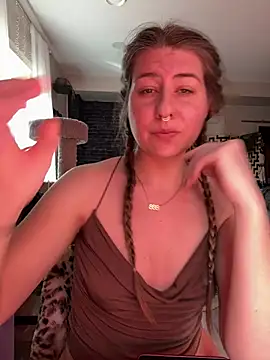 sophielove888 online show from April 2026 04:28:02 PM