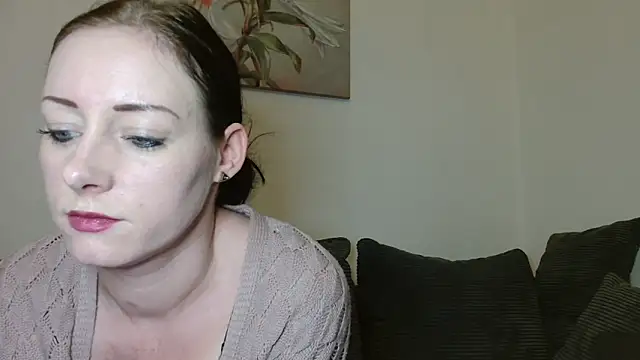 Snapshot of Jasmin-White chatting on November 2025 04:40:02 PM Jasmin-White online show from November 2025 04:40:02 PM