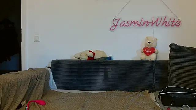 Snapshot of Jasmin-White chatting on July 2026 05:17:02 PM Jasmin-White online show from July 2026 05:17:02 PM