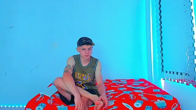 Snapshot of HOT_boy2025 chatting on December 2024 06:16:01 PM HOT boy2025 online show from December 2024 06:16:01 PM