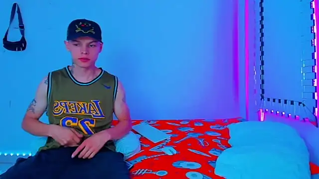 Snapshot of HOT_boy2025 chatting on December 2024 11:05:01 PM HOT boy2025 online show from December 2024 11:05:01 PM