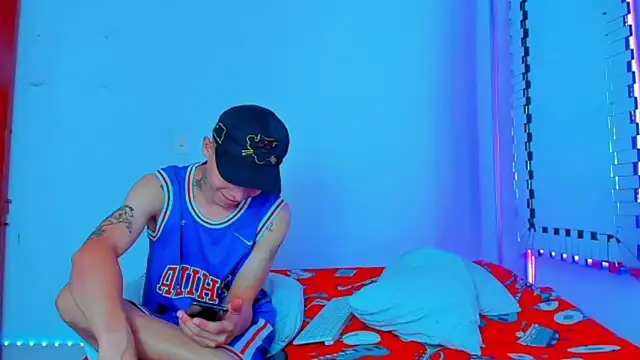 Snapshot of HOT_boy2025 chatting on December 2024 04:57:02 PM HOT boy2025 online show from December 2024 04:57:02 PM