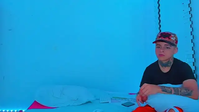 Snapshot of HOT_boy2025 chatting on January 2025 02:22:02 AM HOT boy2025 online show from January 2025 02:22:02 AM